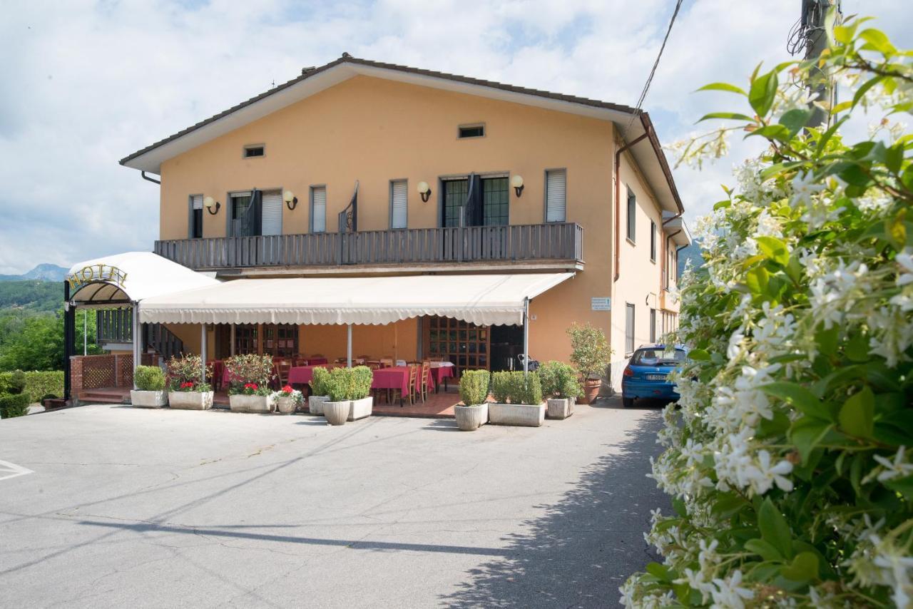 Hotel Tre Castelli Gallicano Luaran gambar